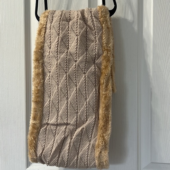 Women Infinity Scarf Knitted Faux Fur Beanie Hat 2Pcs! - Picture 2 of 7